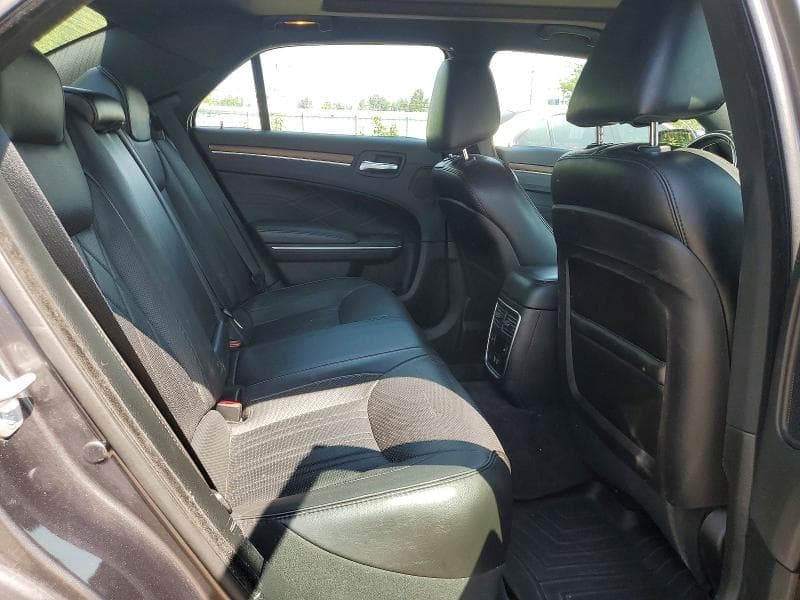 2018 CHRYSLER 300C 11