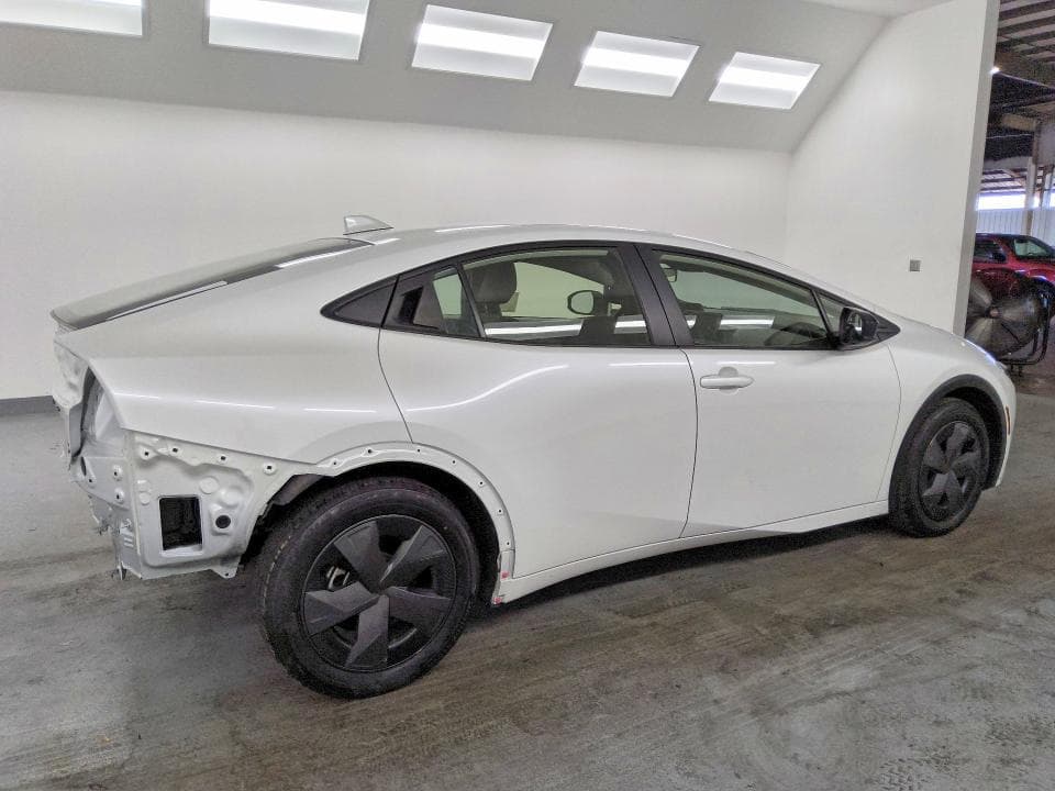 2025 TOYOTA PRIUS LE 3