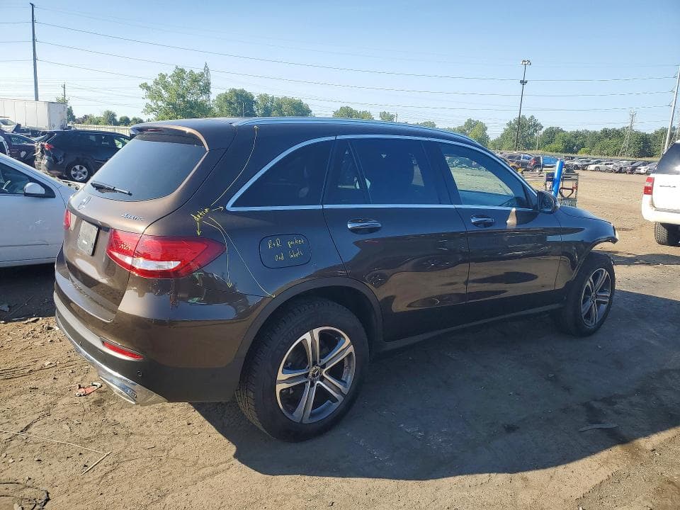 2018 MERCEDES-BENZ GLC 300 4MATIC 3
