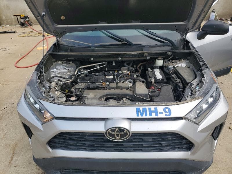 2022 TOYOTA RAV4 LE 12