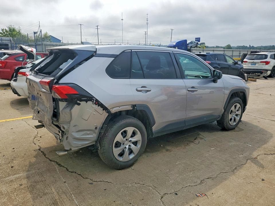 2022 TOYOTA RAV4 LE 3