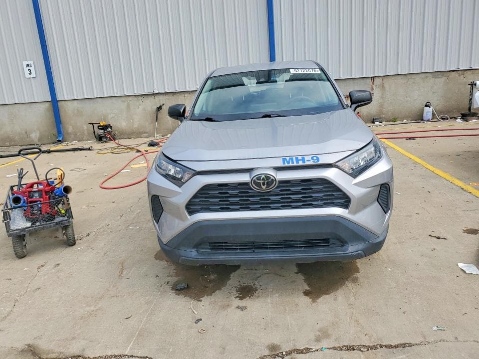 2022 TOYOTA RAV4 LE 5