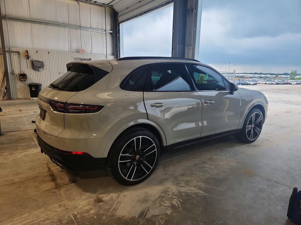 2021 PORSCHE CAYENNE S 3