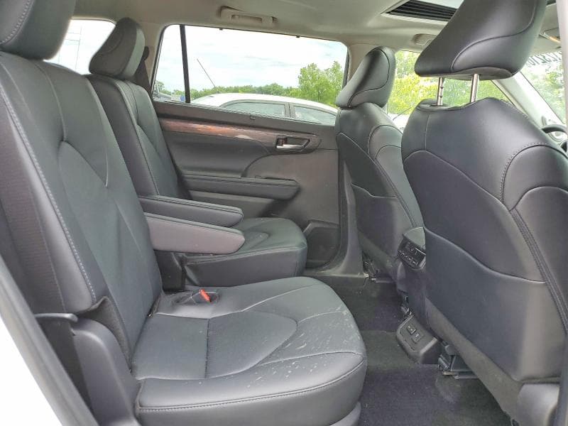 2025 TOYOTA HIGHLANDER LIMITED 11