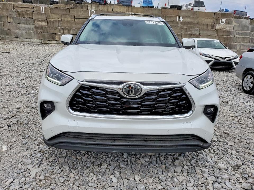 2025 TOYOTA HIGHLANDER LIMITED 5