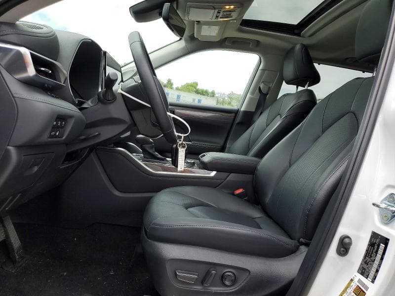 2025 TOYOTA HIGHLANDER LIMITED 7
