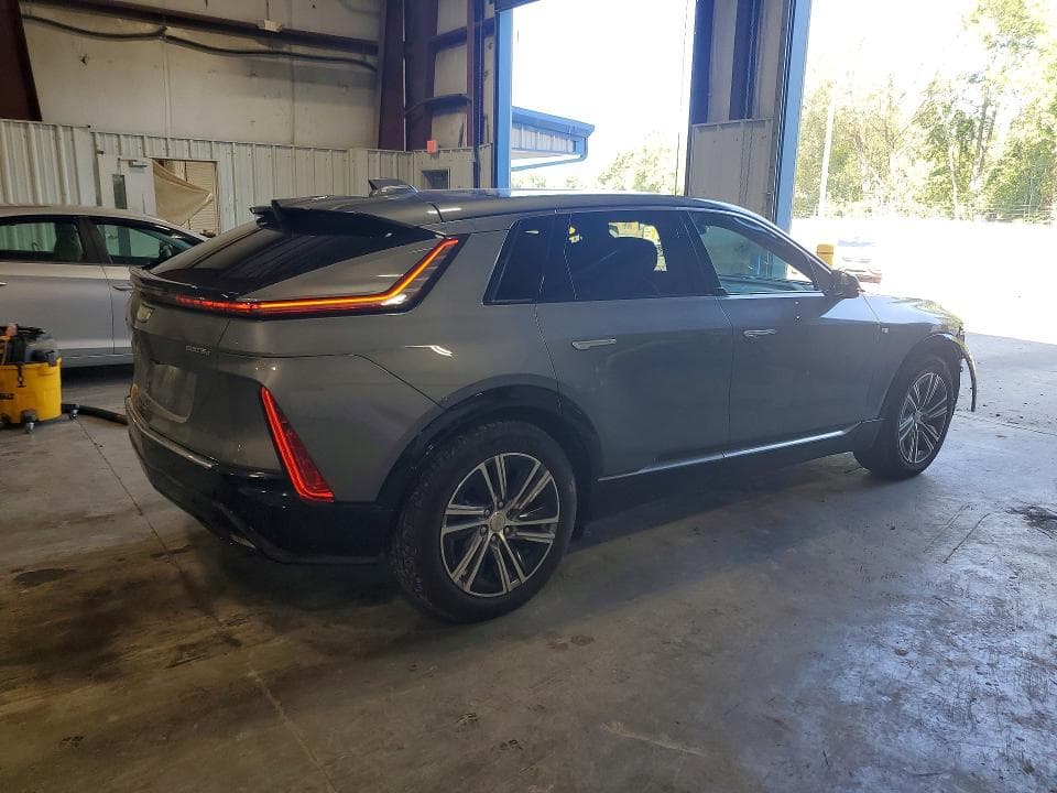 2023 CADILLAC LYRIQ LUXURY 3