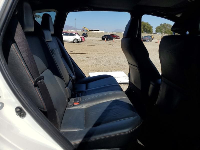 2017 TOYOTA RAV4 HV SE 11
