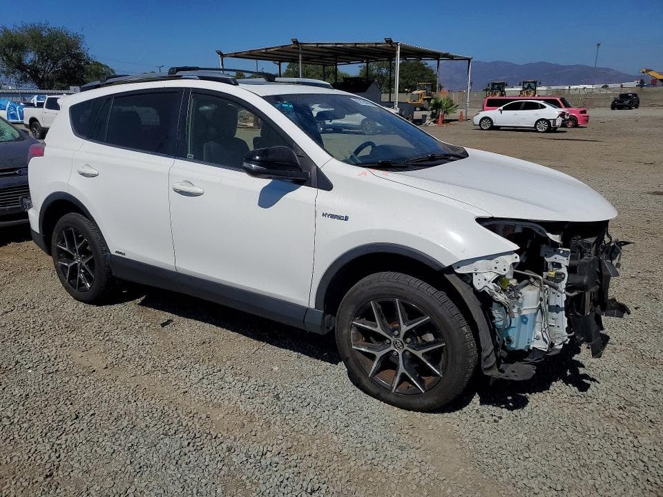 2017 TOYOTA RAV4 HV SE 4