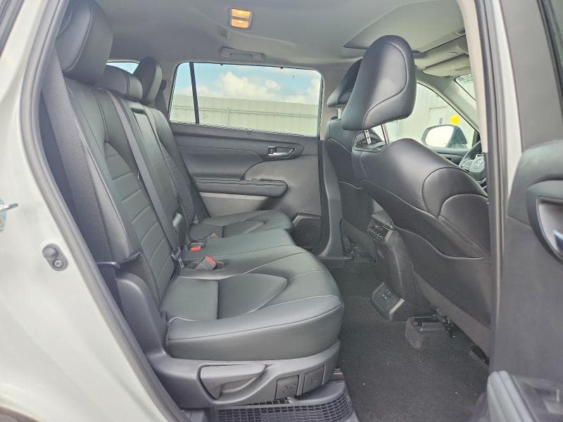 2025 TOYOTA HIGHLANDER HYBRID XLE 11