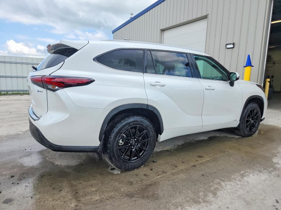 2025 TOYOTA HIGHLANDER HYBRID XLE 3