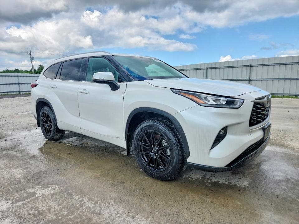 2025 TOYOTA HIGHLANDER HYBRID XLE 4