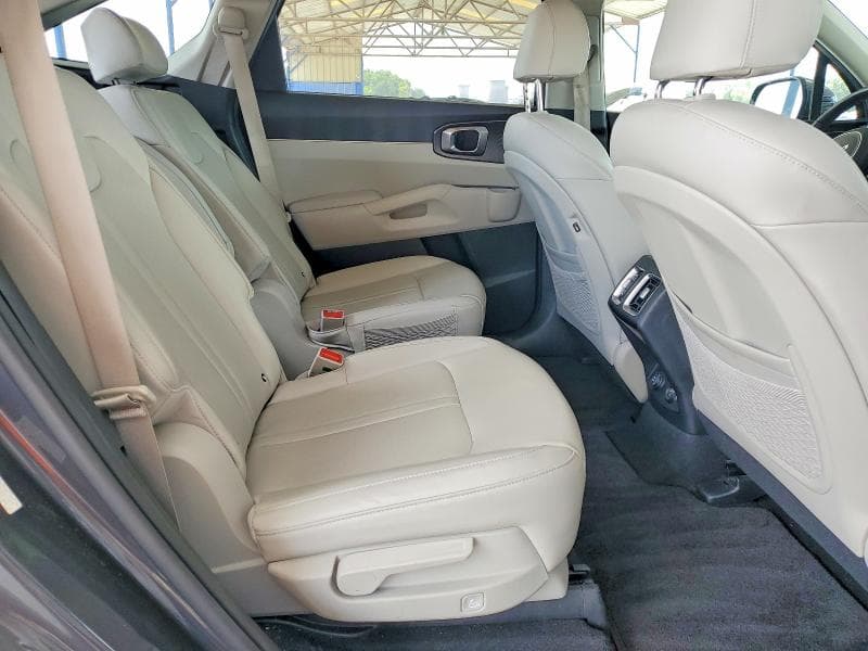 2022 KIA SORENTO S 11