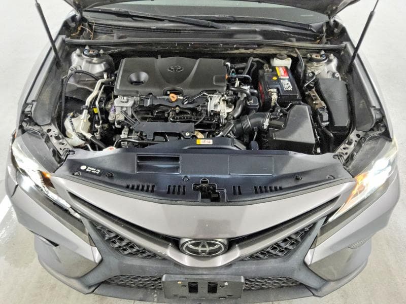 2020 TOYOTA CAMRY SE 11