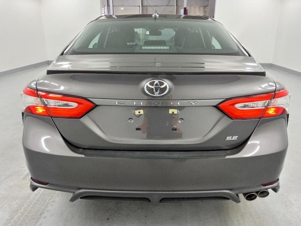 2020 TOYOTA CAMRY SE 6