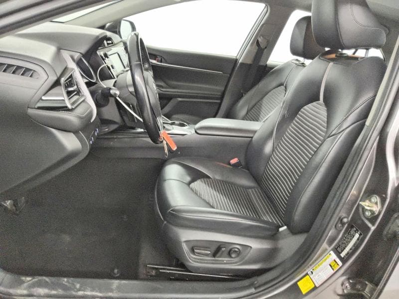 2020 TOYOTA CAMRY SE 7