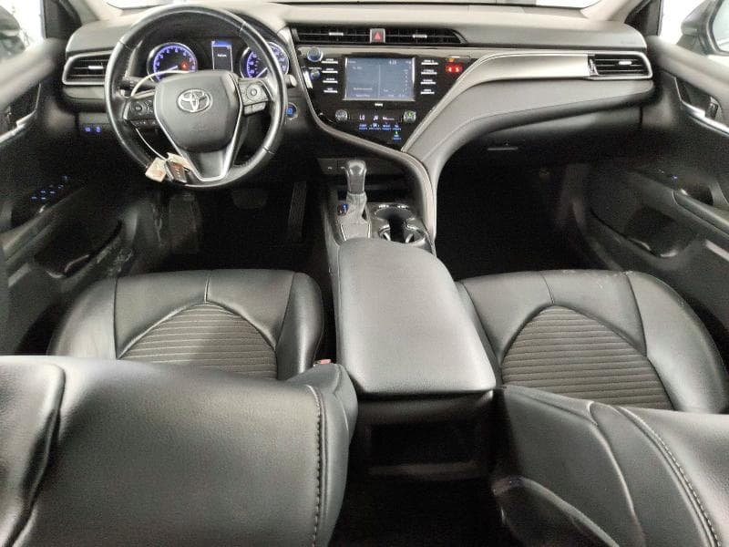 2020 TOYOTA CAMRY SE 8