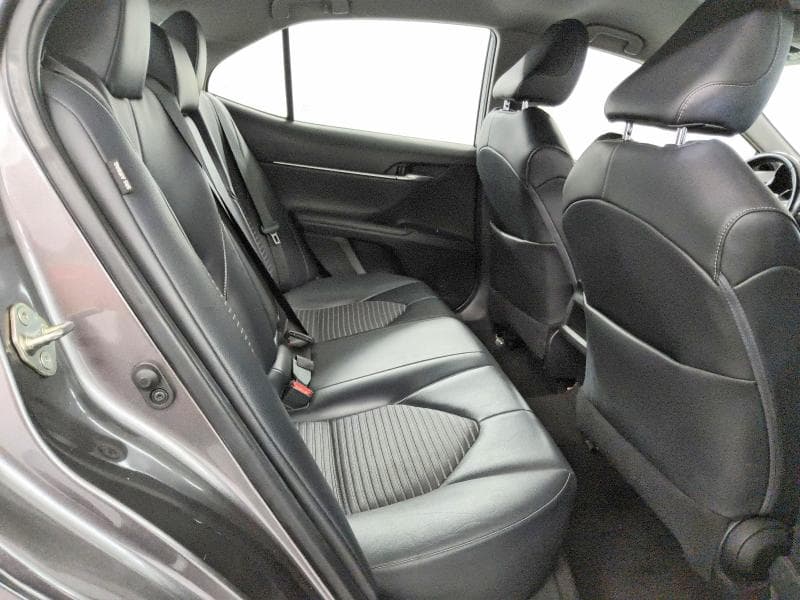 2020 TOYOTA CAMRY SE 10