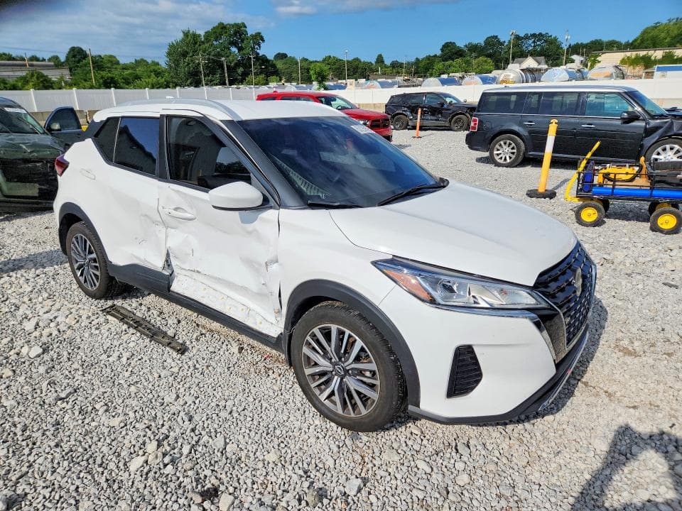 2023 NISSAN KICKS SV 4