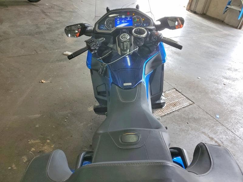 2022 HONDA GL1800 D 6