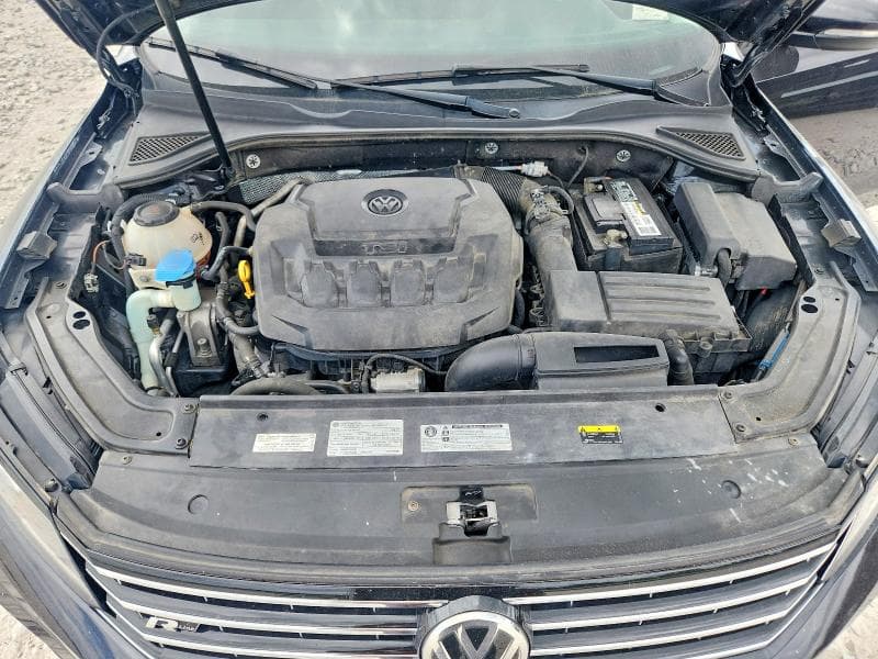 2018 VOLKSWAGEN PASSAT S 11