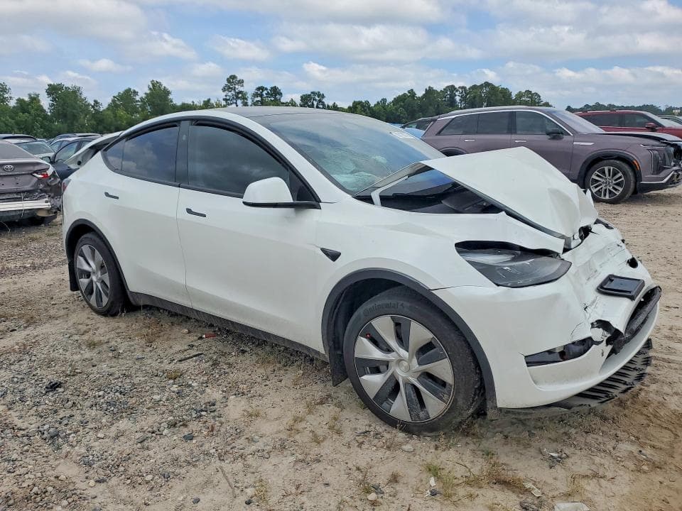 2023 TESLA MODEL Y 4