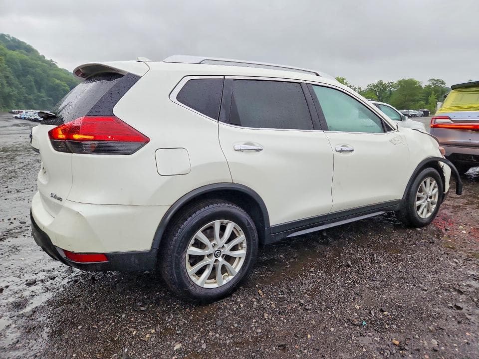 2017 NISSAN ROGUE SV 3
