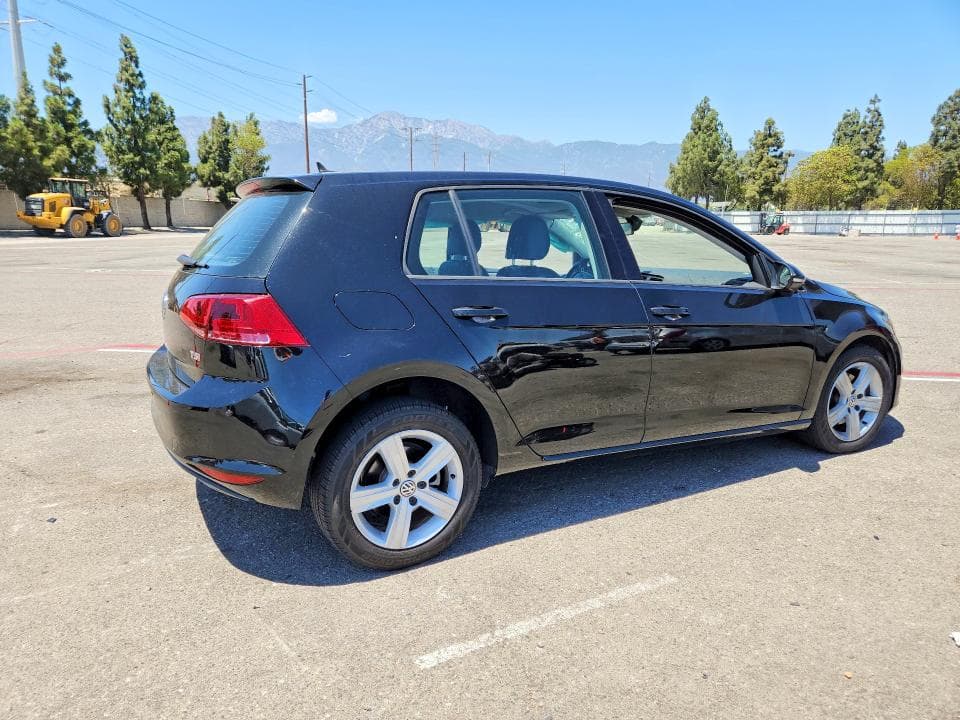 2017 VOLKSWAGEN GOLF S 3