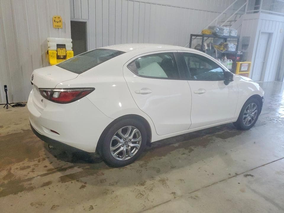 2018 TOYOTA YARIS IA BASE 3