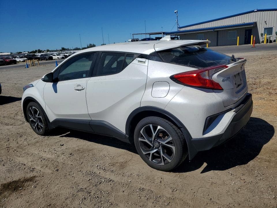 2018 TOYOTA C-HR XLE 2