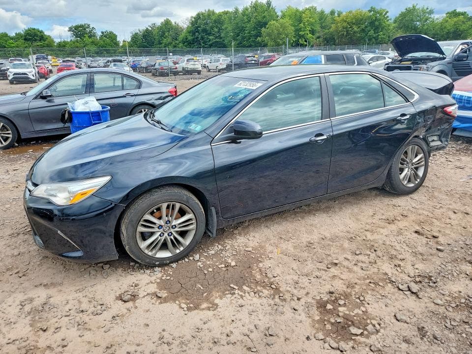 2017 TOYOTA CAMRY SE - 1