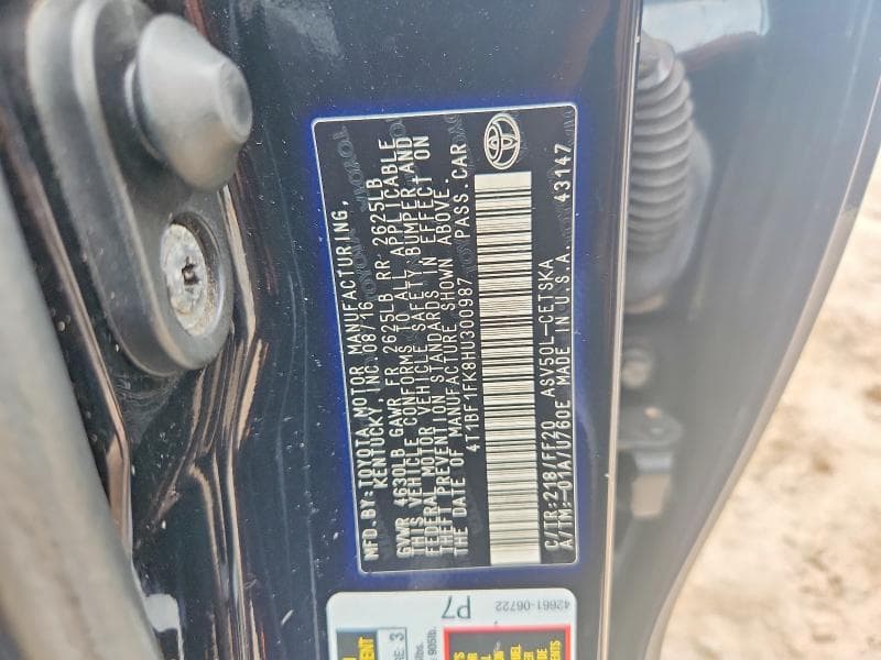 2017 TOYOTA CAMRY SE 13