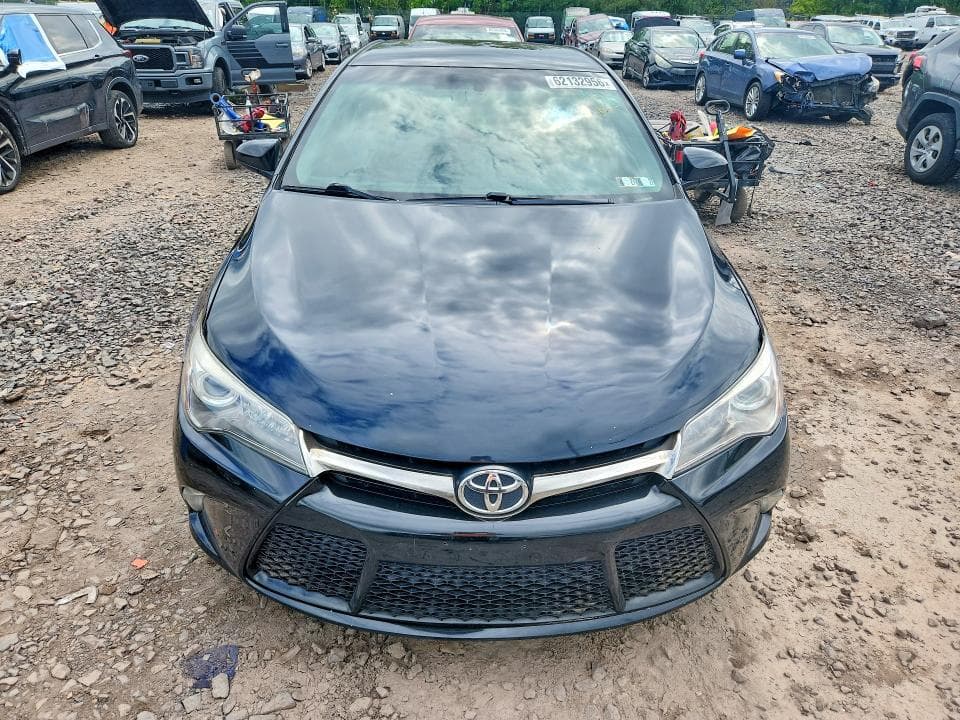 2017 TOYOTA CAMRY SE 5