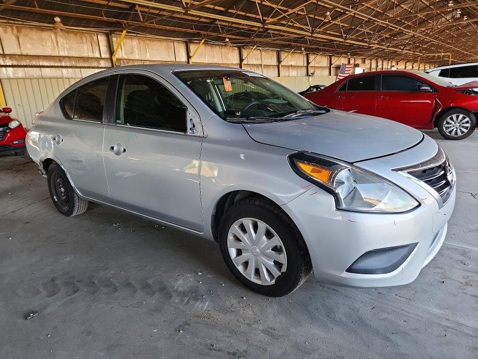 2017 NISSAN VERSA 1.6 SV 4