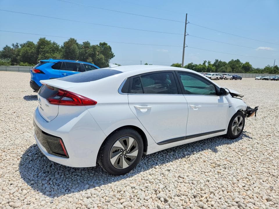 2018 HYUNDAI IONIQ SEL 3