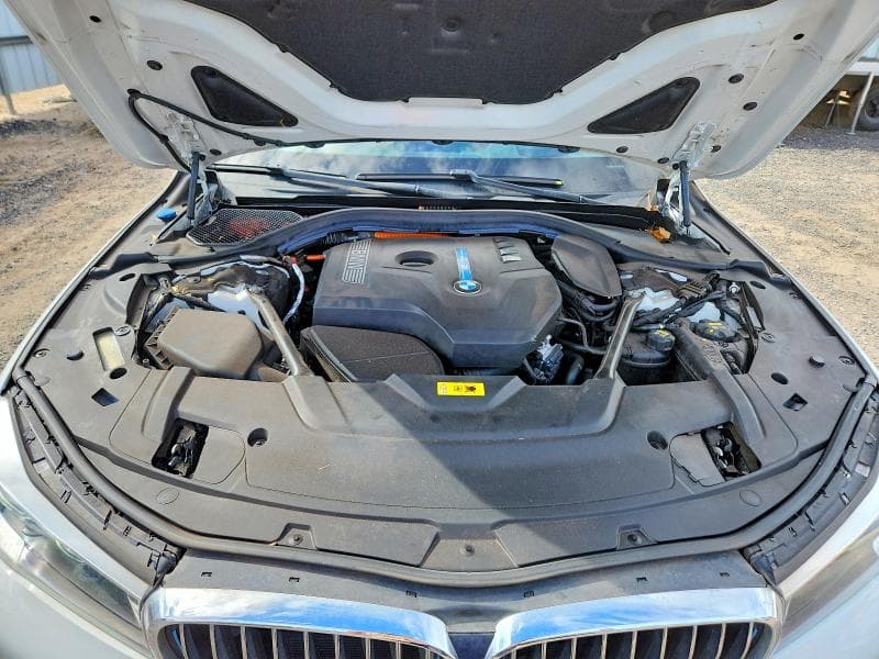 2018 BMW 740 XE 11