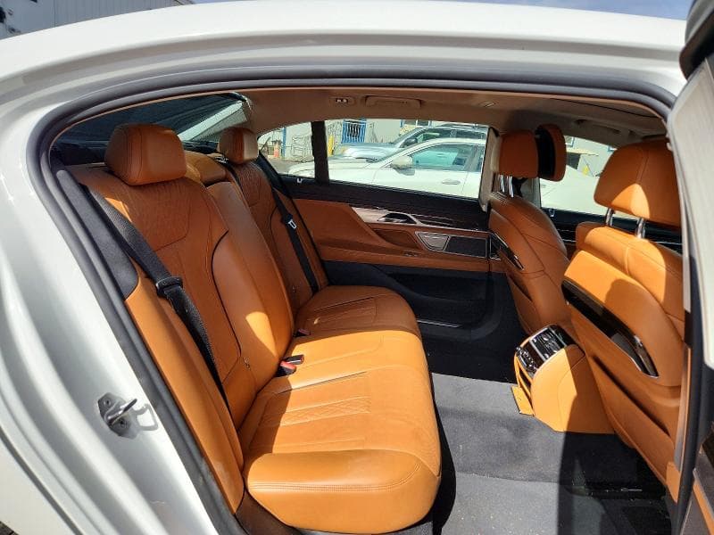 2018 BMW 740 XE 10