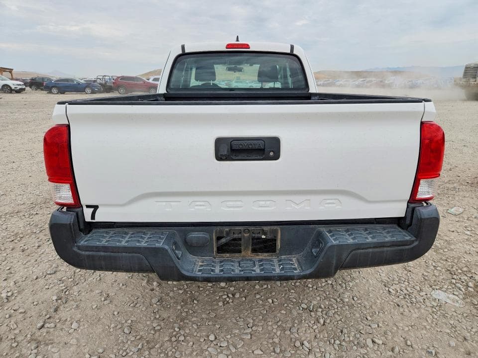 2017 TOYOTA TACOMA SR 6