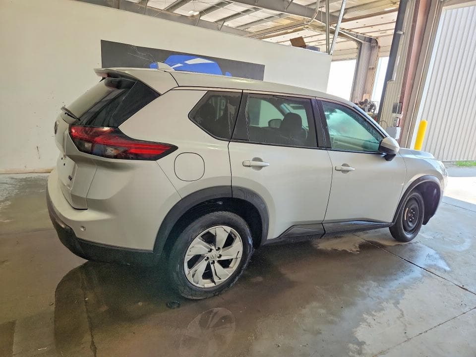 2024 NISSAN ROGUE SV 3