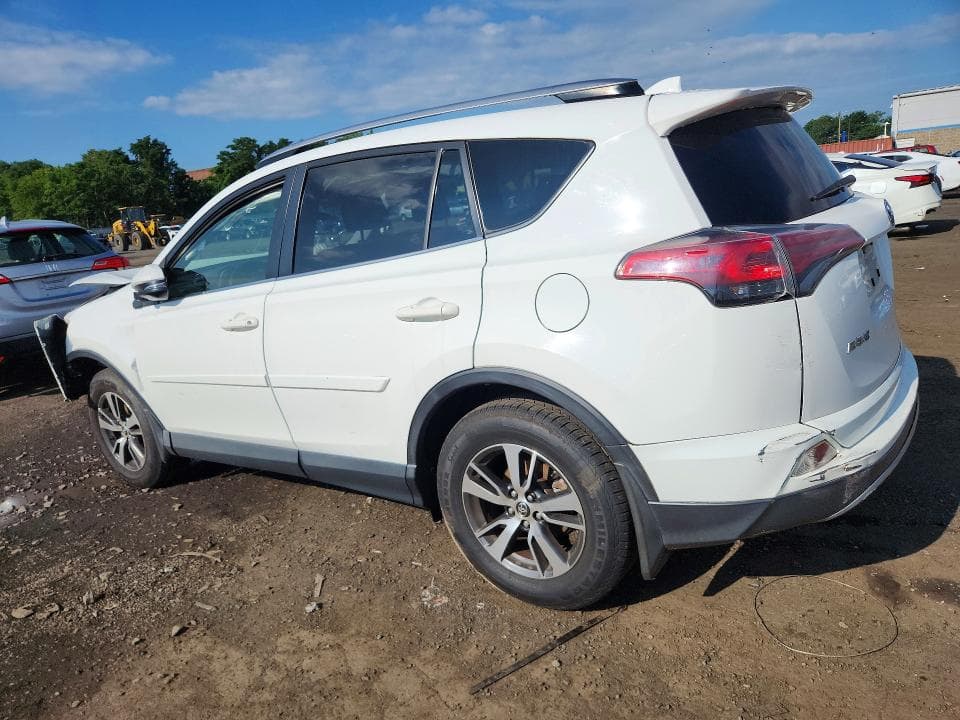 2017 TOYOTA RAV4 XLE 2