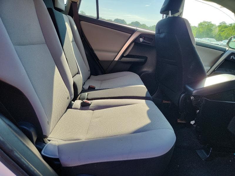 2017 TOYOTA RAV4 XLE 11