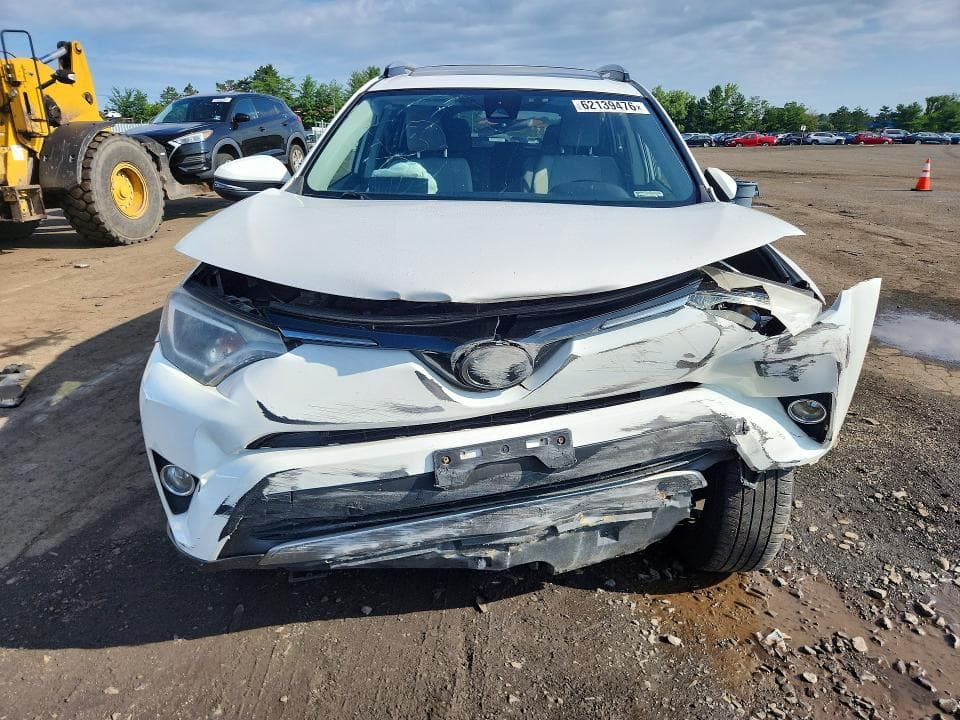 2017 TOYOTA RAV4 XLE 5