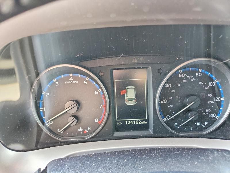 2017 TOYOTA RAV4 XLE 9