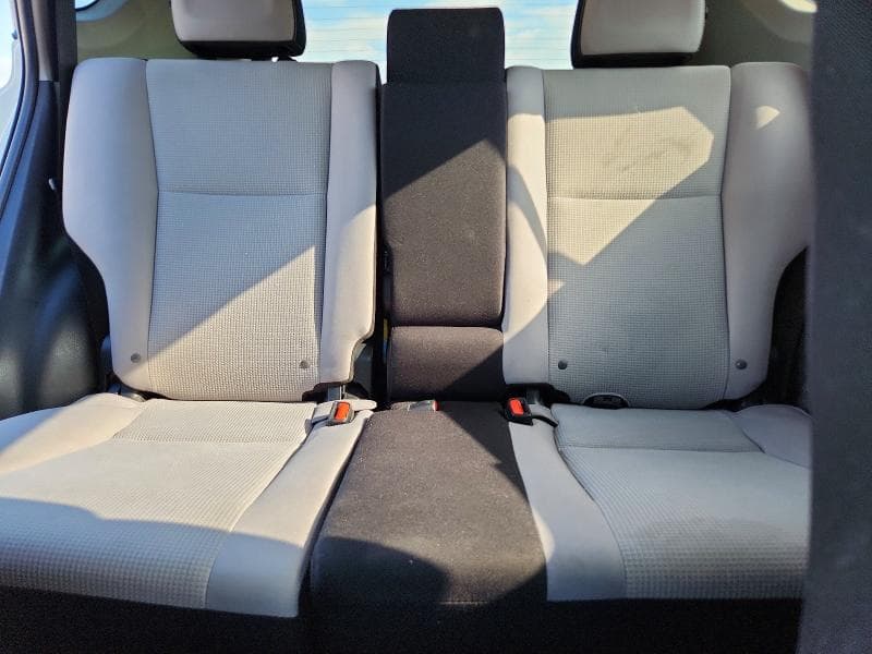 2017 TOYOTA RAV4 XLE 10