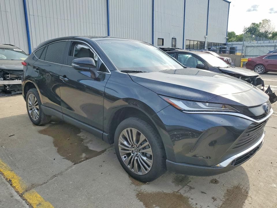 2024 TOYOTA VENZA LIMITED 4