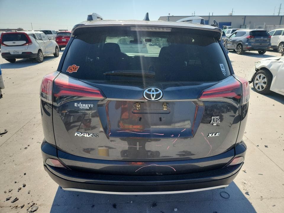 2018 TOYOTA RAV4 XLE 6