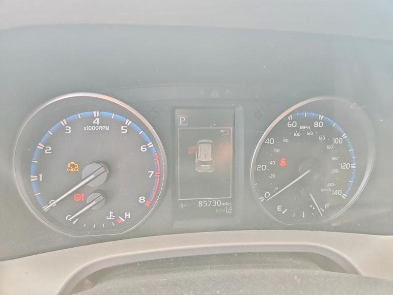 2018 TOYOTA RAV4 XLE 9