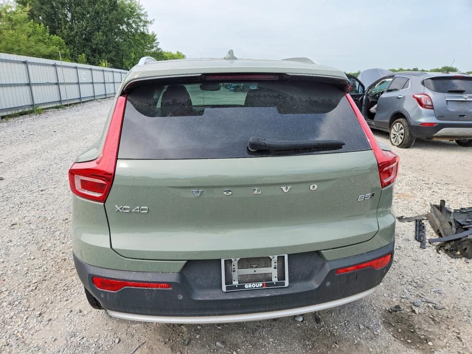 2023 VOLVO XC40 PLUS 6