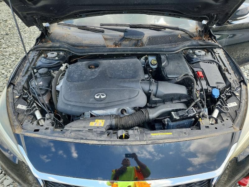 2017 INFINITI QX30 BASE 11