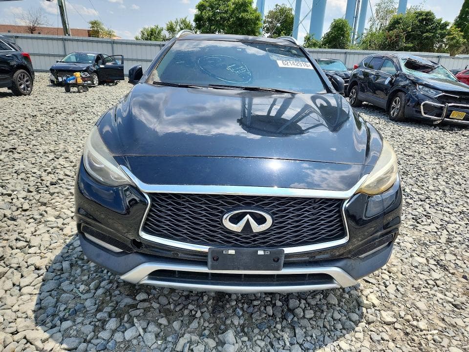 2017 INFINITI QX30 BASE 5